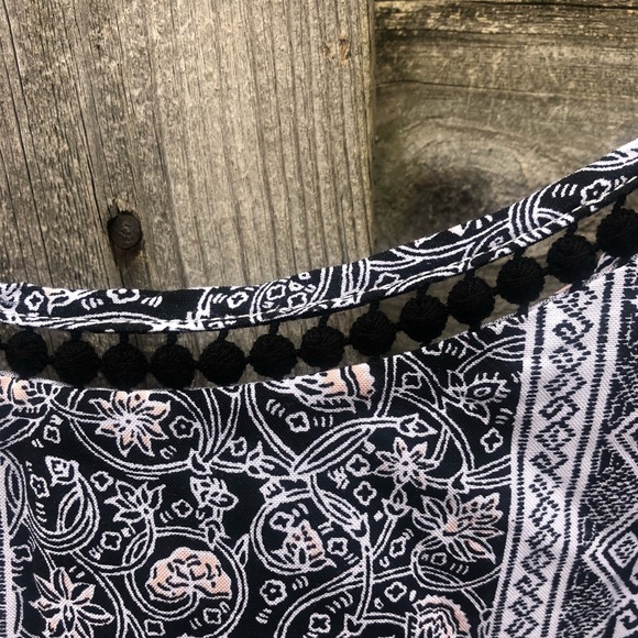 Torrid off the shoulder Challis mini dress. - Picture 6 of 10